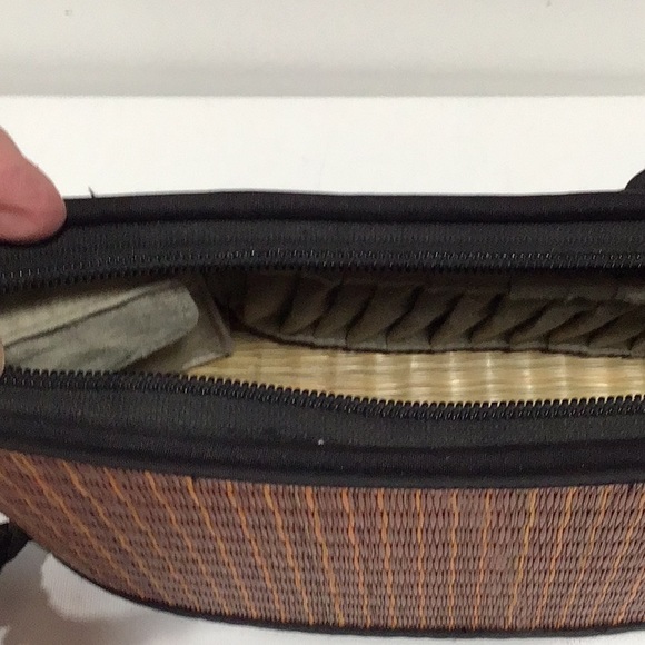 Baskets of Cambodia Crossbody Tatami Style Woven Crossbody - Picture 8 of 8